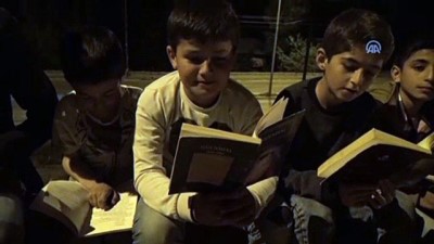 kitap okuma - Muhtar, çocuklara kitap sevgisi aşılıyor - BİTLİS Videosu