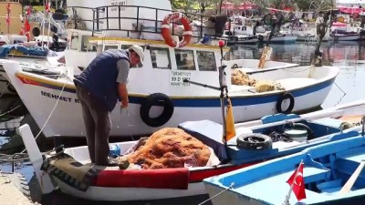av yasagi - Taze balık, küçük tekne balıkçılarından - TEKİRDAĞ  Videosu