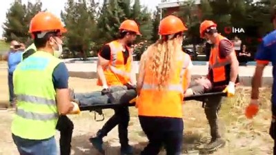 afet bilinci -  Öğretmenler gerçeği aratmayan tatbikatla eğitildi  Videosu