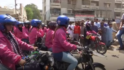 ataerkil - Pakistan’daki kadın motorsikletçiler Videosu