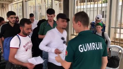 sinir kapisi - Suriyeliler bayram için ülkelerine gidiyor - HATAY Videosu
