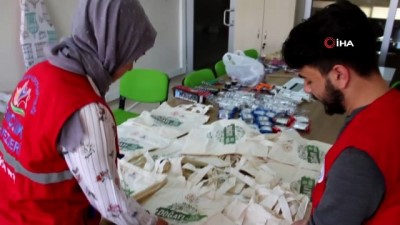 naylon poset -  Erzincan'da gençler sıfır atık için bez çanta dikiyor  Videosu