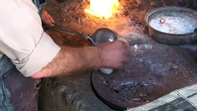 helal -  200 derecelik sıcakta oruç tutuyor  Videosu