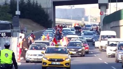 sampiyon - Galatasaray kafilesi üstü açık otobüsle stada geldi Videosu