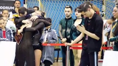  Partneri ve nişanlısı balkondan düşerek hayatını kaybetmişti... Salsa Türkiye şampiyonasında gözyaşları sel oldu