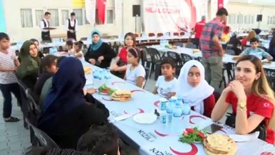 suriye -  Türk Kızılay, 8 bin Suriyeliye iftar programı düzenledi  Videosu