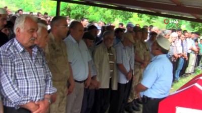 askeri toren -  Yaylada ölü bulunan asker toprağa verildi  Videosu