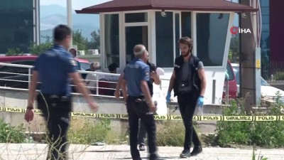 polis ekipleri -  Bursa'da cam silen personeli taşıyan vinç devrildi: 2 ölü  Videosu