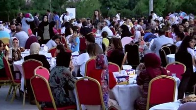 ogrenci sayisi - Erbil Uluslararası Maarif Okulu bin kişiye iftar verdi - ERBİL  Videosu
