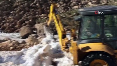 ayder -  Kaş’ta mayıs ayında karla mücadele  Videosu