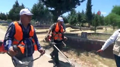 cenaze araci -  Gaziantep mezarlıklarında onarım ve temizleme çalışmaları Videosu