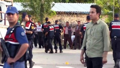 cenaze araci - Niğde'de silahlı kavga: 2 ölü, 8 yaralı Videosu