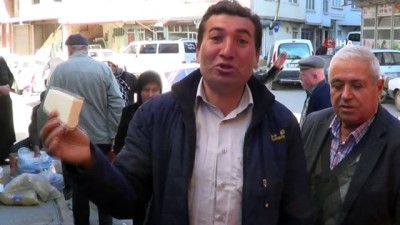 keci -  Peynir pazarında Salamura koyun ve keçi peynirine yoğun ilgi  Videosu