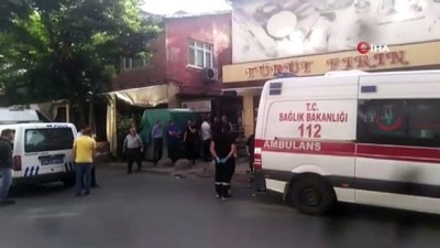 polis ekipleri -  Tartıştığı abisini kalbinden bıçakladı  Videosu