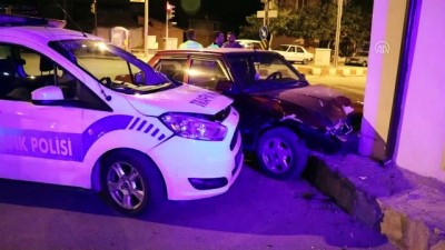Alkollü sürücü polis otosuna çarptı - BURDUR 