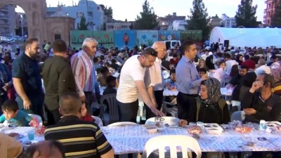 iftar sofrasi - Midyat'ta 30 aileye para yardımı - MARDİN Videosu