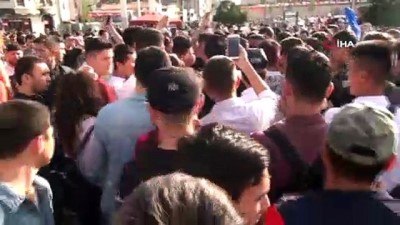  Özbek boksöre Taksim'de yoğun ilgi 