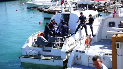 sahil guvenlik - Düzensiz göçmenleri taşıyan tekne battı: 9 ölü (3) - BALIKESİR Videosu