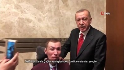  Cumhurbaşkanı Erdoğan, DMD hastası genç ile görüştü