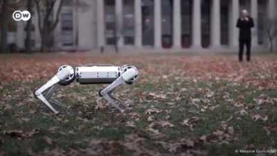 robot - Havada takla atan robot  Videosu