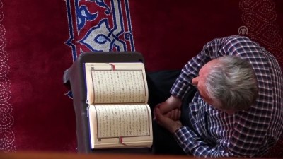 zikir - 'Osmanlı payitahtı'nın tarihi camilerinde itikafa girdiler - BURSA  Videosu