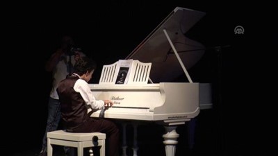 kimsesiz cocuk - Genç piyanistten kimsesiz çocuklar için konser - TEKİRDAĞ  Videosu