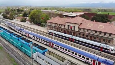 tren raylari - Tren seferlerine toprak kayması engeli (2) - ERZİNCAN  Videosu