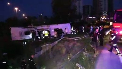 yolcu otobusu - Yolcu otobüsü şarampole devrildi: 2 ölü, 23 yaralı - ADANA  Videosu