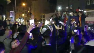 Beşiktaş galibiyeti Galatasaraylıları Kars’ta sokağa döktü