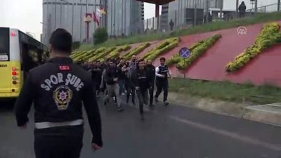 Beşiktaş taraftarları, Türk Telekom Stadı'na geldi - İSTANBUL