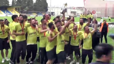 amator kume - Menemenspor şampiyonluk kupasını coşkuyla kutladı Videosu