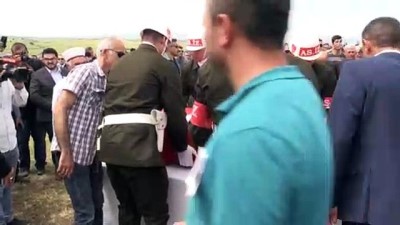 sozlesmeli er - Şehit piyade sözleşmeli er Mehmet Erdoğan son yolculuğuna uğurlandı - ADANA  Videosu
