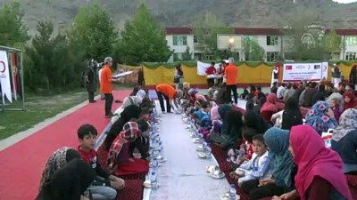 Afgan yetim ve engellilerin ilk iftarı Türk Kızılayı'ndan - KABİL