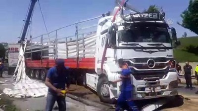 guzergah - Bayrampaşa'da tır devrildi: 1 yaralı - İSTANBUL  Videosu