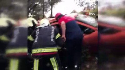  Kontrolden çıkan otomobil ağaçların arasına uçtu: 3 yaralı 