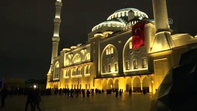 mahya - Ramazanın ilk teravih namazını Büyük Çamlıca Camisinde kıldılar - İSTANBUL  Videosu