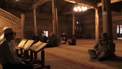 muhabir - Sekiz asırlık çivisiz camide mukabele geleneği - SAMSUN  Videosu