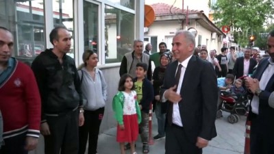 sivil toplum kurulusu -  5 bin kişi aynı anda iftar yaptı  Videosu