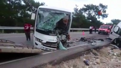  Antalya'da trafik kazası: 1 ölü,15 yaralı