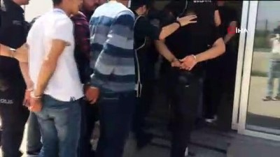 silah ticareti -  Çocuklara uyuşturucu sattırdığı ileri sürülen zanlılar adliyede  Videosu