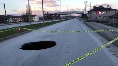  Sivas-Erzincan Karayolu'nda çökme meydana geldi