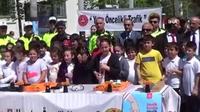 dikkatsizlik -  Trafik Haftası kutlamaları devam ediyor  Videosu