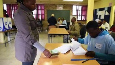 devlet baskani - Güney Afrika'da halk sandık başında - JOHANNESBURG Videosu