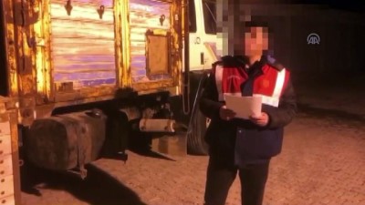 Kamyon kasasında 126 düzensiz göçmen yakalandı - VAN 