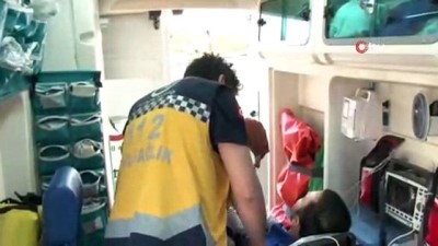paletli ambulans -  Şifa için koşarken iftar açıyorlar Videosu