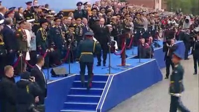 ucaksavar -  - Rusya’dan Zafer Bayramı’nda Kızıl Meydan’da gövde gösterisi  Videosu