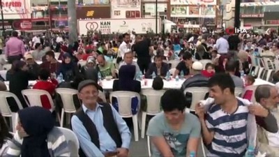teravih namazi -  Binali Yıldırım, Esenyurt’ta Vatandaşlarla İftar Yaptı Videosu