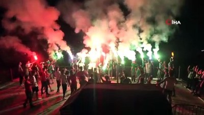 Bursasporlu taraftarlardan buruk kutlama