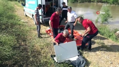  Diyarbakır'da Dicle Nehri'nin ortasında mahsur kalan 7 çocuğu ekipler kurtardı