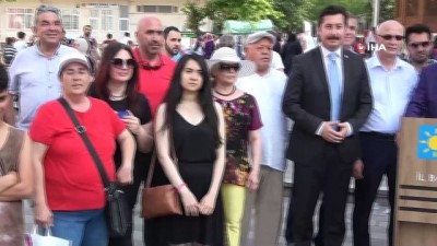 milli bayram -  İYİ Parti'li bir grup bayramda ulaşımın ücretsiz olmamasına tepki gösterdi Videosu